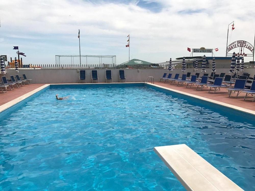 Hotel Majestic Pesaro Ngoại thất bức ảnh