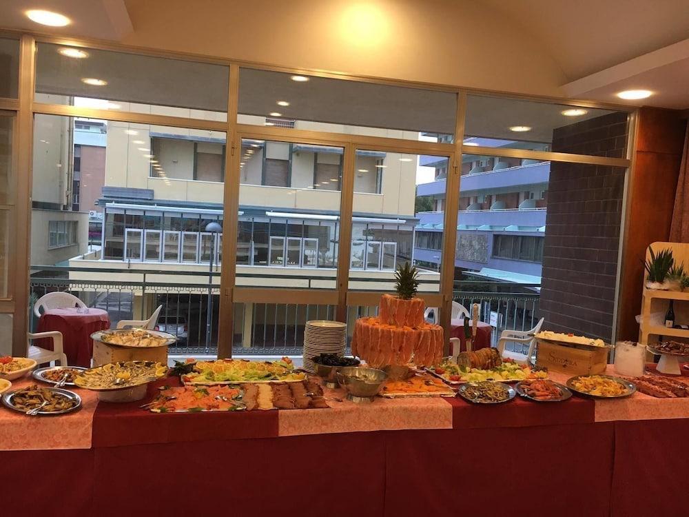 Hotel Majestic Pesaro Ngoại thất bức ảnh